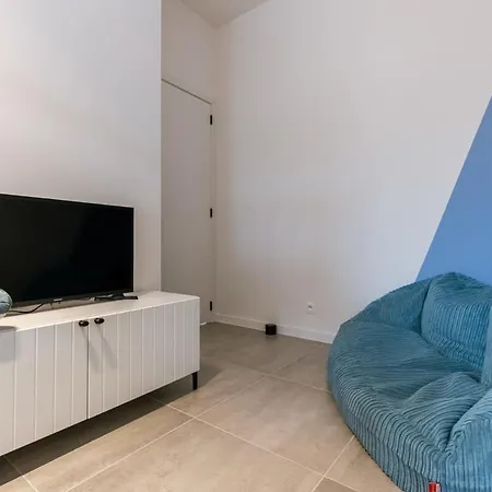 Brand New Pet Friendly With Parking Ostenda