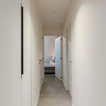 Brand New Pet Friendly With Parking * Ostenda